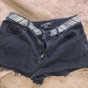 Kendall & Kylie Pattern-Belt Denim Shorts